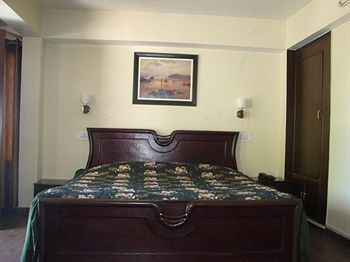 Hotel Emerald Heights Массури Экстерьер фото