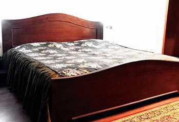 Hotel Emerald Heights Массури Экстерьер фото